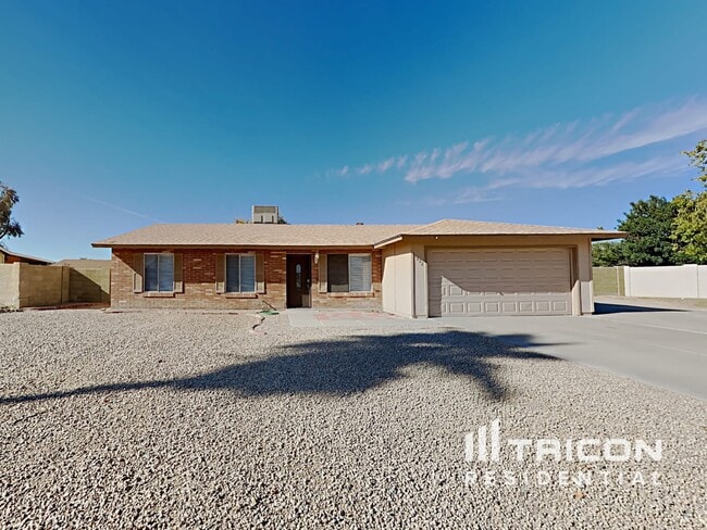 Primary Photo - 11222 N 80th Dr