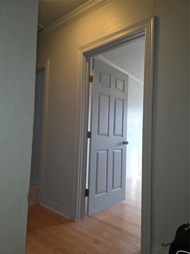 Building Photo - 1725 NW 18th St