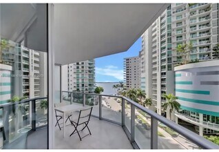 Building Photo - 1300 Brickell Bay Dr