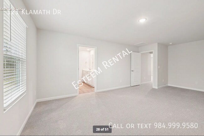 Building Photo - 121 Klamath Dr