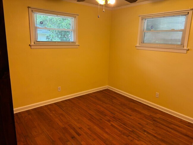 Building Photo - Welcome to this 1,692 sq ft Columbus, GA home offering 3 bedrooms and 1.5 bathrooms