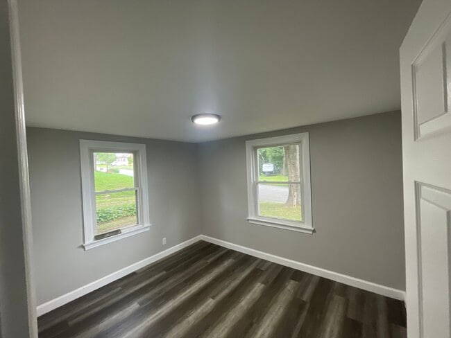 Building Photo - 8 Aspinall Dr