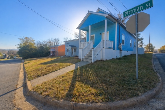 Building Photo - 346 Pittman St