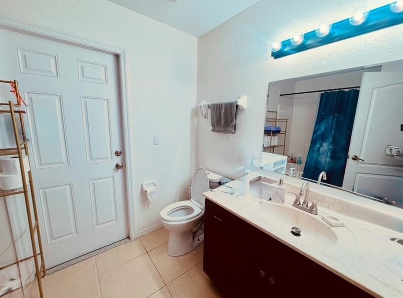 Building Photo - 18561 Olive Rd