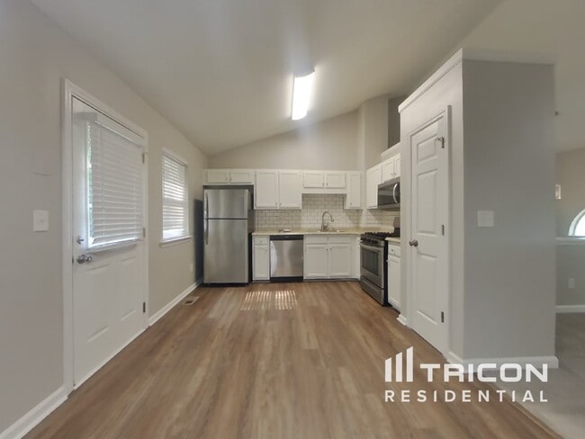 Building Photo - 230 Ashbury Ct