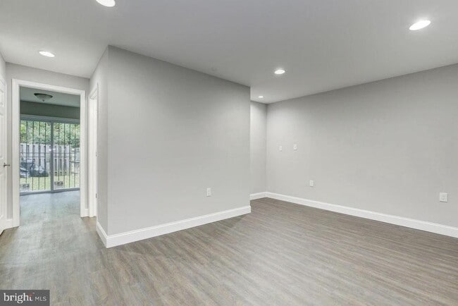 Building Photo - 1510 Karen Blvd