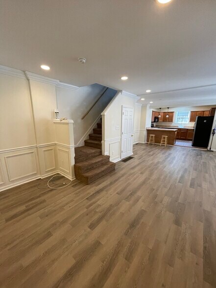 Living Room (1st Floor) - 825 Ardmore Ave