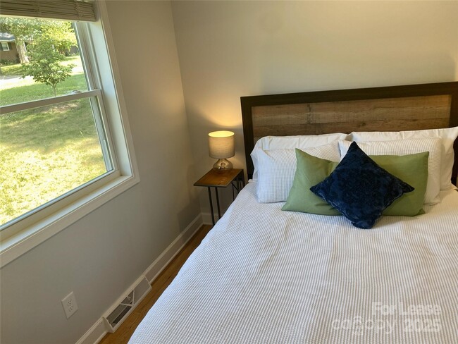 Building Photo - 113 Forest Dr