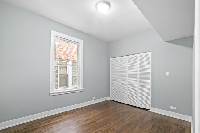 Building Photo - 4342 W Maypole Ave