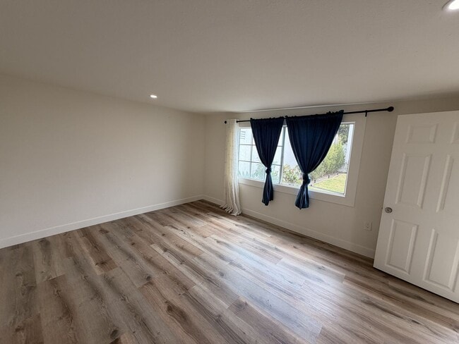 Building Photo - Upgraded 3BD Home | 2-Car Garage + Bonus Room | Private Backyard — South LA