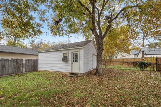 Building Photo - 3904 El Campo Ave