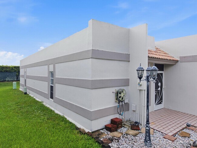 Building Photo - 9160 Fairbanks Ln