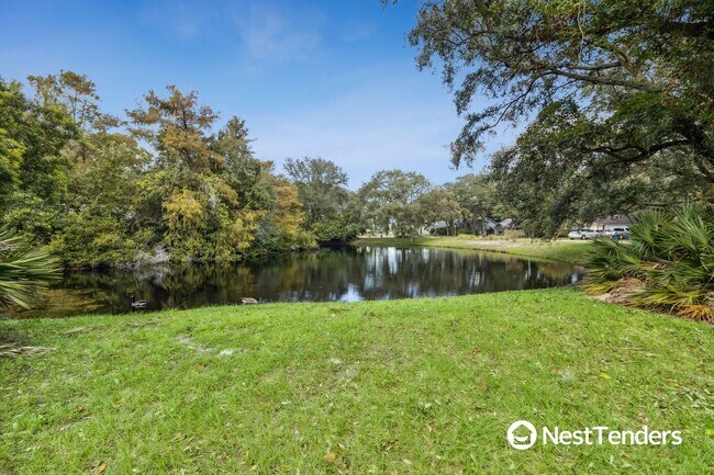 Building Photo - Great Amelia Island Location!