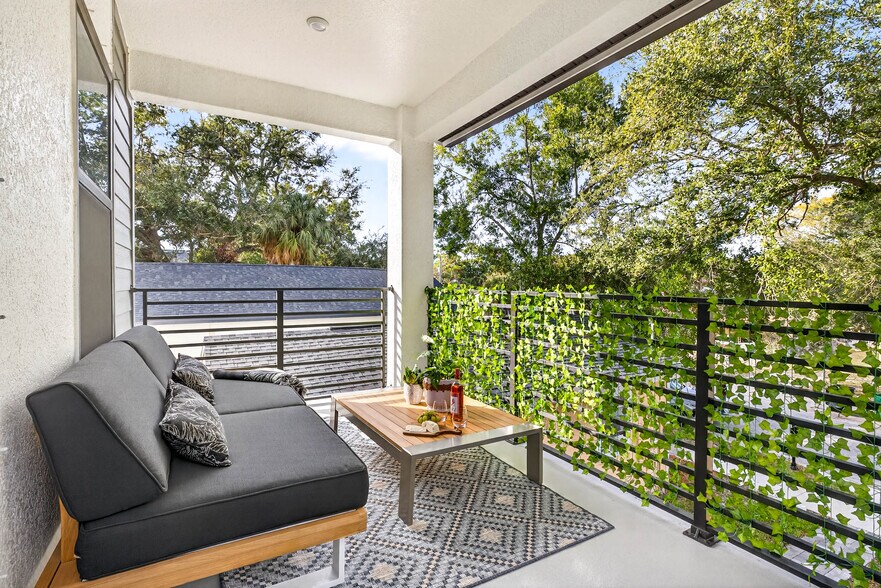 Building Photo - 1734 W Cherry St