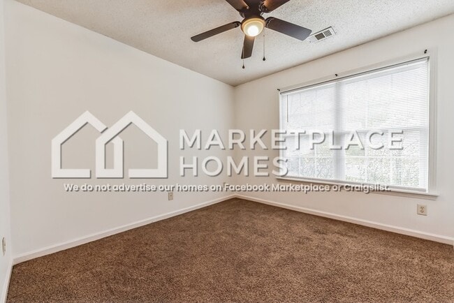 Building Photo - 1700 Crabtree Cir