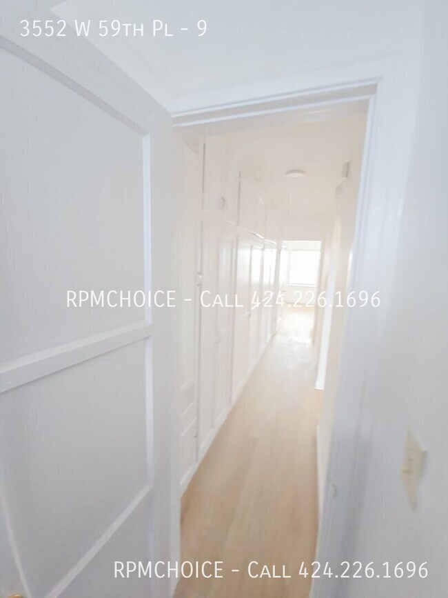 Building Photo - 3552 W 59th Pl