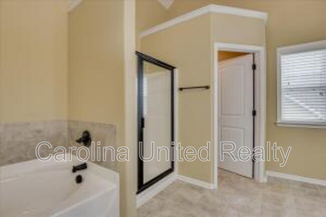 Building Photo - 263 Asa Way