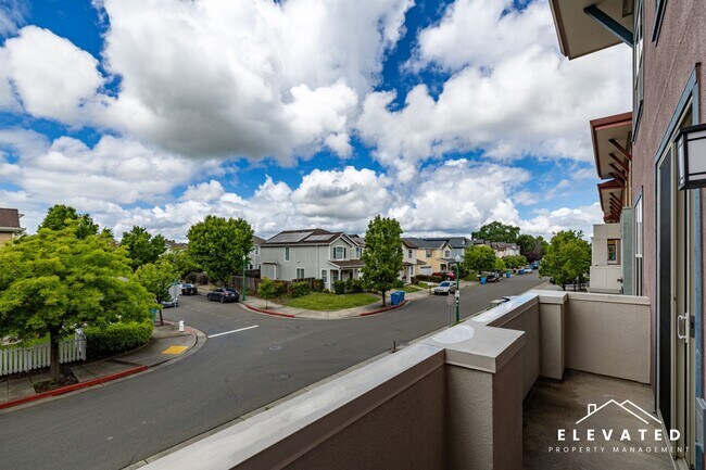 Building Photo - 1040 Campoy St