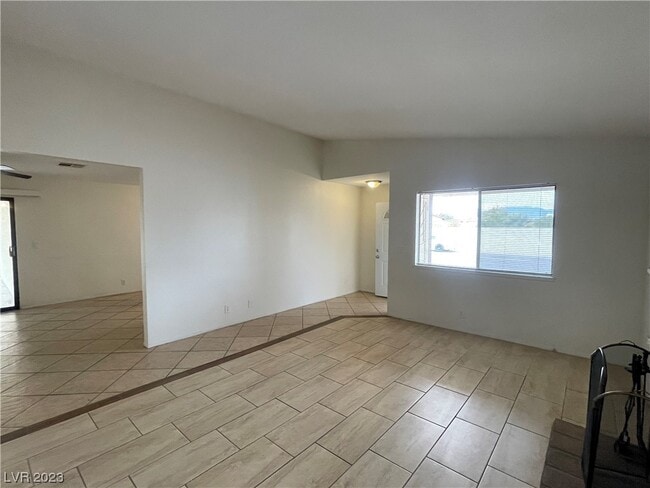 Building Photo - 6405 W Roy Rogers Dr