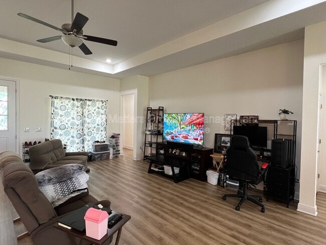 Building Photo - 4145 Grassy Run St