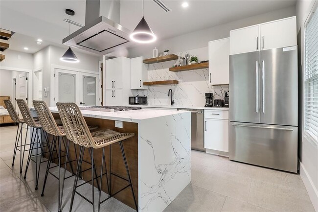 Building Photo - 1111 W Annie St