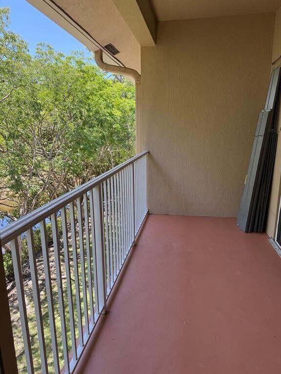 Building Photo - 2941 Riverside Dr