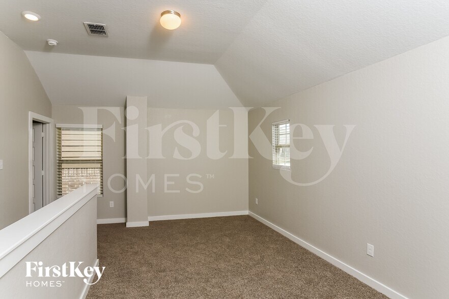 Building Photo - 2423 Valencia Crst