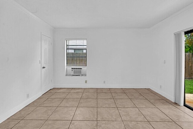 Building Photo - Beautiful 3 bedroom 2 bathroom Home in heart of  Delray Beach