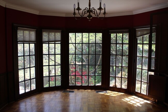 Building Photo - "Coming Soon" Whitman District - Gorgeous ...