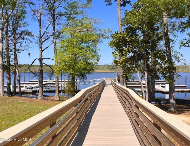 Building Photo - Brand new georgous 4 bed 3.5 bath townhome...