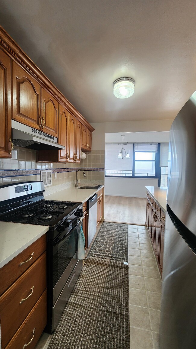 Building Photo - 280 Marin Blvd