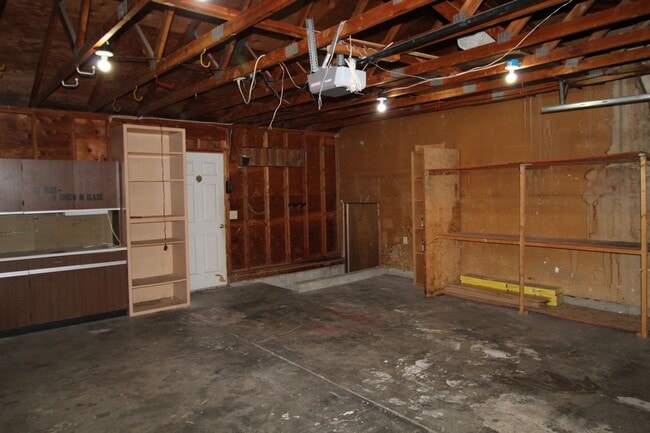 Building Photo - 11910 N Howard Ct