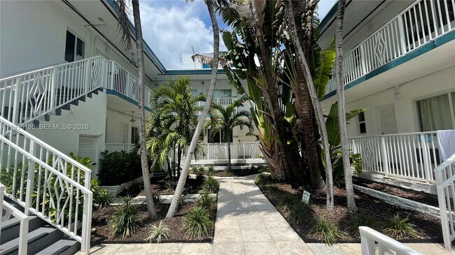 Building Photo - 7710 Harding Ave