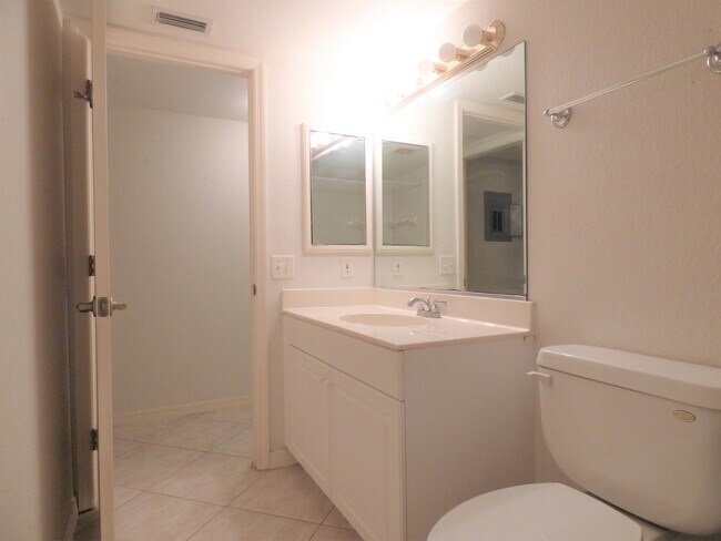 Building Photo - Rolls Landing Condo- Gated community with all the features