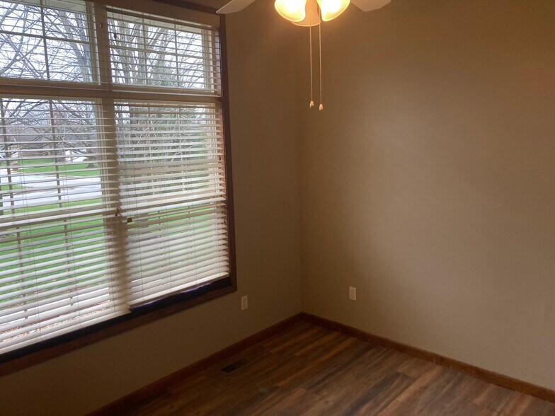 Building Photo - 502 Pepper Hill Dr