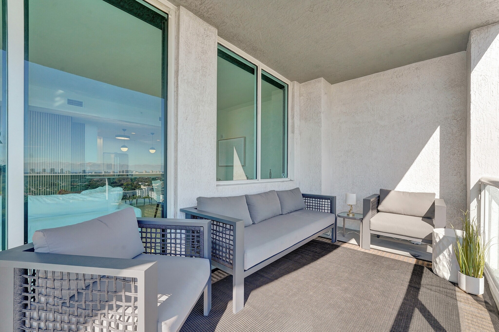 Building Photo - 315 NE 3rd Ave