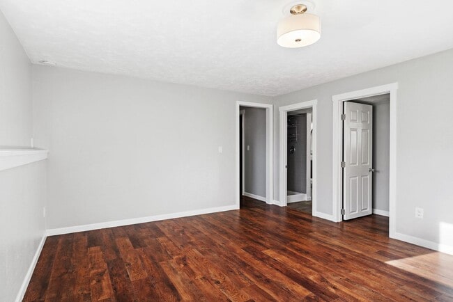 Building Photo - Gorgeous Four Bed-Two Bath Home