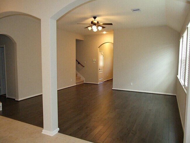 Building Photo - 29027 Crystal Rose Ln