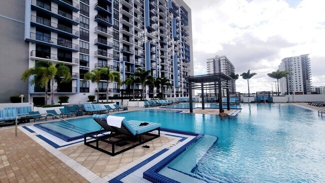 Building Photo - 5350 NW 84th Ave