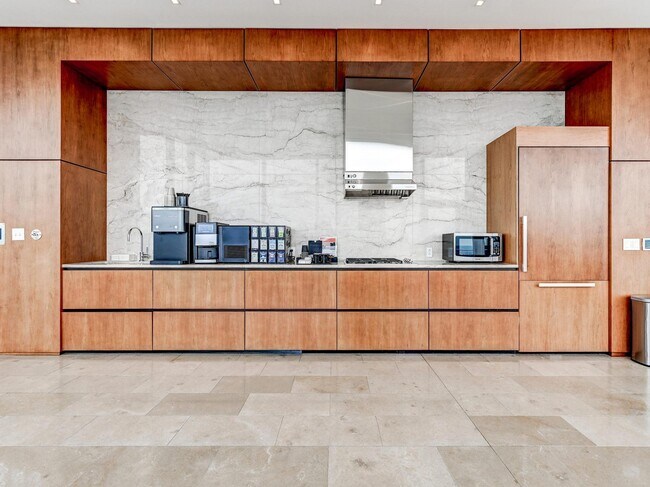 Building Photo - 300 International Drive