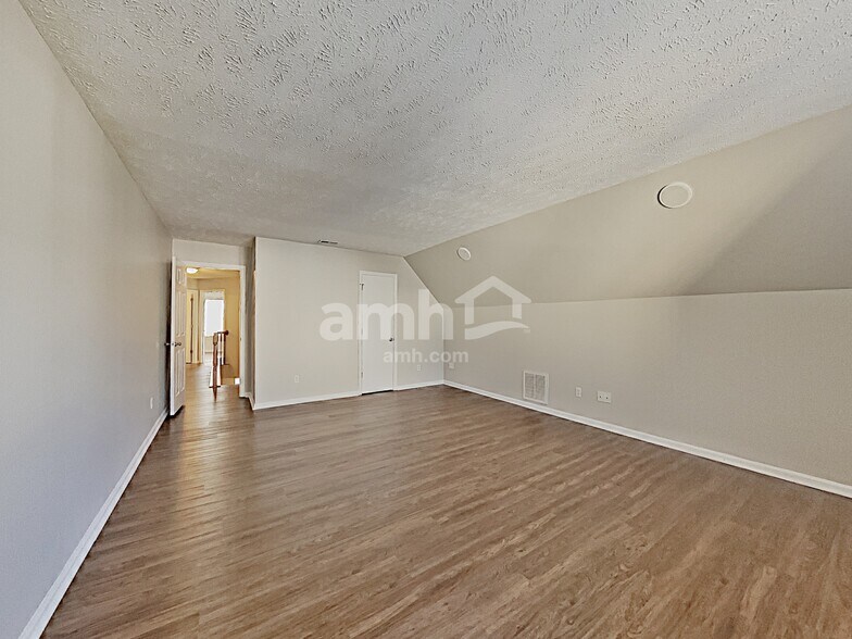 Building Photo - 1301 Sweetgum Ln