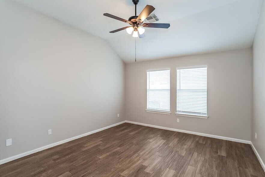 Building Photo - 10518 Southway Bend Ln