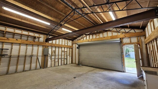 Building Photo - 36850 Haynes Rd