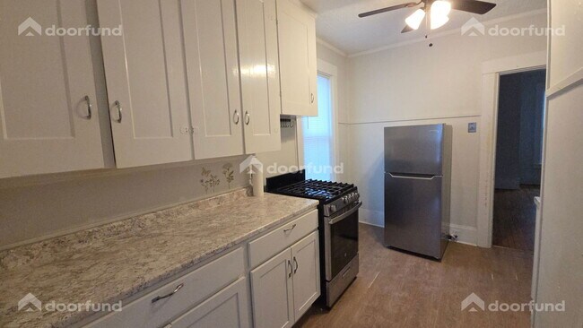 Building Photo - 46 E Main St