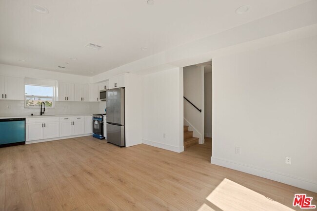 Building Photo - 1619 2nd Ave