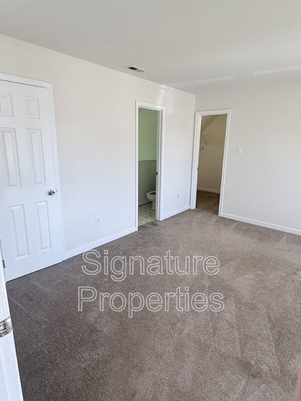 Building Photo - 12521 Hillgate Ln