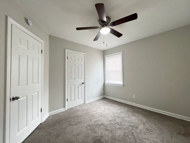 Building Photo - 1465 W Duchesne Dr