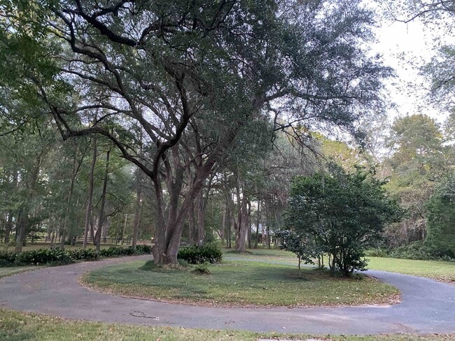 Building Photo - 7585 Skipper Ln