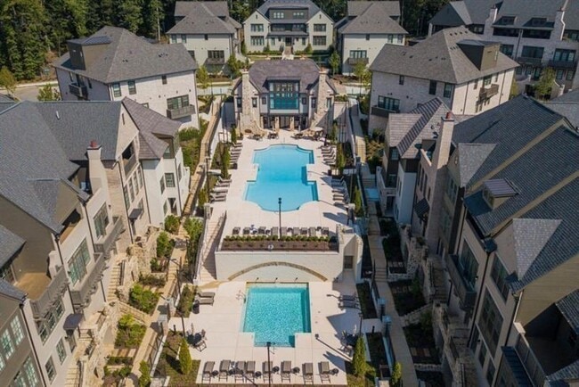 Building Photo - 6735 Encore Blvd
