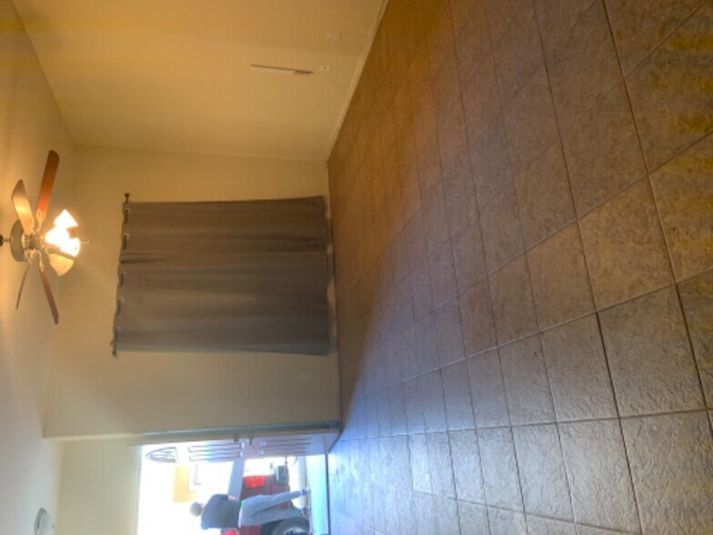 Building Photo - 3041 N Estrella Ave